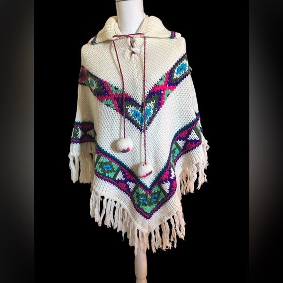 Vintage Handmade Knit Fashion Poncho - Picture 1 of 6